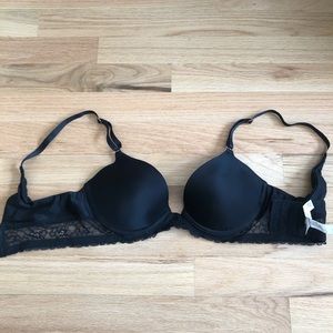 Black lace bra with underwire